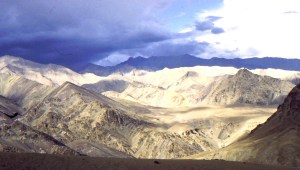 View from the high road between Srinagar and Leh